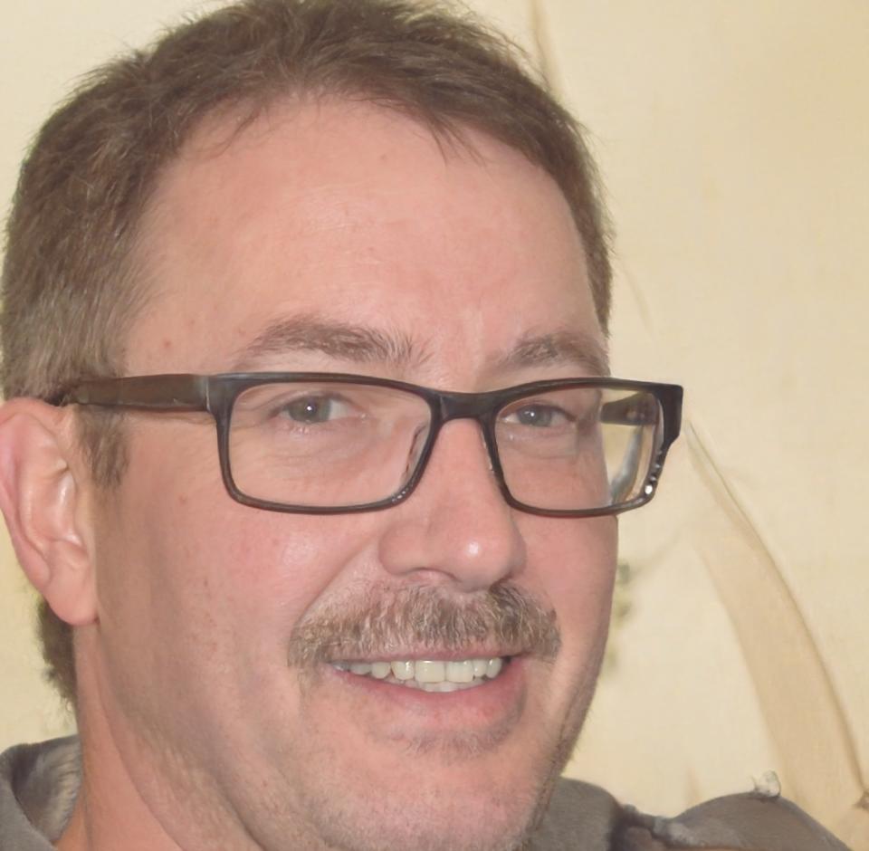 Dr. Klaus Bergmann, Finanzberater und Experte für Unternehmensanalysen